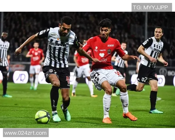 在日本街头偶遇巴黎足球明星的精彩瞬间视频分享